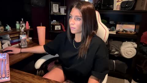 Snapshot of raven_ravish chatting on 03/11/25, 12:44 raven_ravish online show from 03/11/25, 12:44