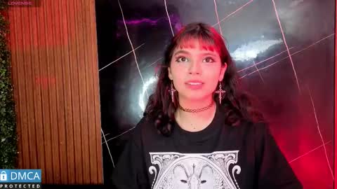 raven_rox_ online show from 11/18/25, 03:01