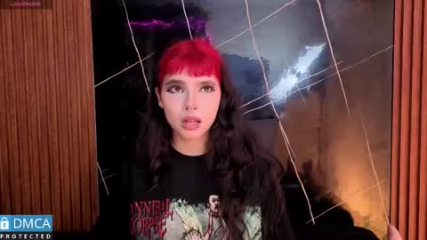 raven_rox_ online show from 12/17/25, 03:01