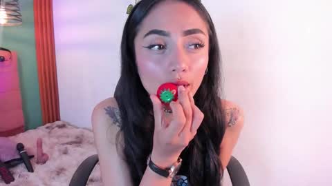 raven_smith_ online show from 02/17/26, 02:41