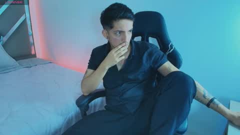 Raven online show from 04/18/26, 09:04