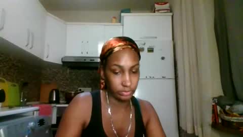 Snapshot of ravenbby chatting on 04/24/26, 10:45 ravenbby online show from 04/24/26, 10:45