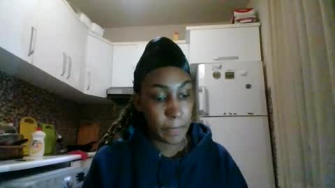 Snapshot of ravenbby chatting on 05/10/26, 05:18 ravenbby online show from 05/10/26, 05:18