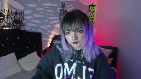 ravencollen online show from 10/21/25, 12:28