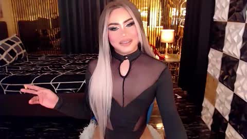 Snapshot of ravenmystiquex chatting on 03/13/26, 05:30 ravenmystiquex online show from 03/13/26, 05:30