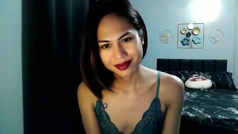Snapshot of ravenna69ts chatting on 02/23/25, 04:39 Raven online show from 02/23/25, 04:39