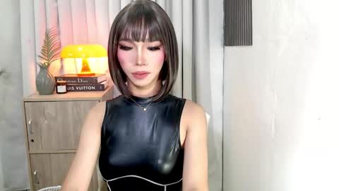 ravennaxx online show from 11/30/25, 04:22