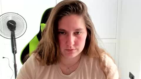Snapshot of ravenncloud chatting on 06/18/26, 09:14 Raven online show from 06/18/26, 09:14