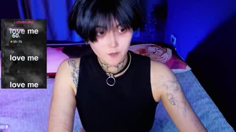 Snapshot of ravens_nest_ chatting on 10/15/25, 04:18 Raven online show from 10/15/25, 04:18