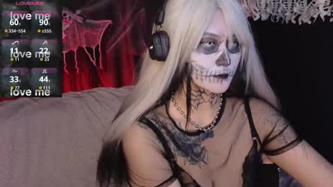 Snapshot of ravens_nest_ chatting on 10/29/25, 12:07 Raven online show from 10/29/25, 12:07