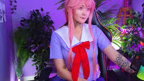 Snapshot of ravens_nest_ chatting on 11/28/25, 04:09 Raven online show from 11/28/25, 04:09