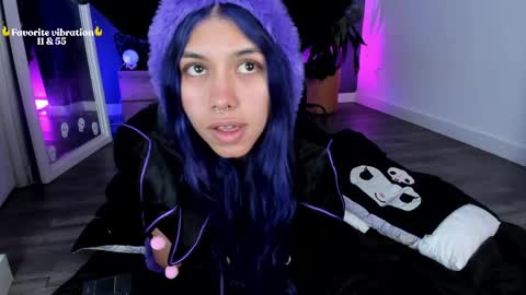 Raven Witch online show from 04/23/26, 07:49