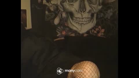 Snapshot of ravenxlee chatting on 09/17/25, 05:14 ravenxlee online show from 09/17/25, 05:14