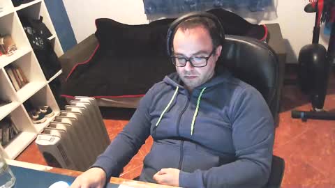 Snapshot of ravingr3d3 chatting on 02/18/25, 06:26 ravingr3d3 online show from 02/18/25, 06:26