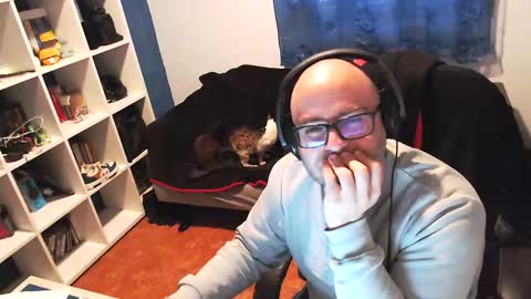 Snapshot of ravingr3d3 chatting on 02/21/25, 01:44 ravingr3d3 online show from 02/21/25, 01:44