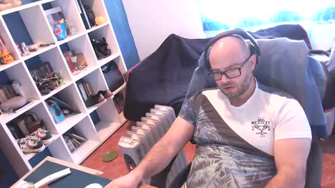 Snapshot of ravingr3d3 chatting on 02/26/25, 12:14 ravingr3d3 online show from 02/26/25, 12:14