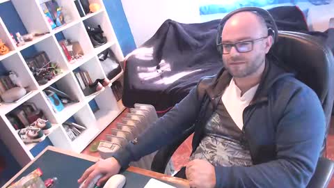 Snapshot of ravingr3d3 chatting on 02/26/25, 03:30 ravingr3d3 online show from 02/26/25, 03:30