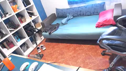 Snapshot of ravingr3d3 chatting on 09/12/25, 09:42 ravingr3d3 online show from 09/12/25, 09:42