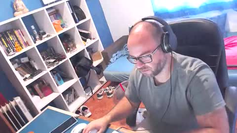 ravingr3d3 online show from 09/19/25, 09:22