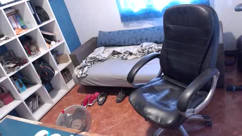 Snapshot of ravingr3d3 chatting on 09/24/25, 09:56 ravingr3d3 online show from 09/24/25, 09:56