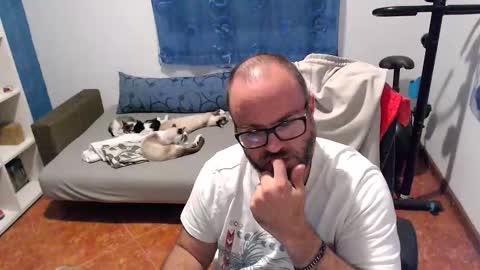 Snapshot of ravingr3d3 chatting on 09/28/25, 01:22 ravingr3d3 online show from 09/28/25, 01:22