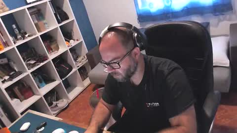 Snapshot of ravingr3d3 chatting on 09/29/25, 08:08 ravingr3d3 online show from 09/29/25, 08:08