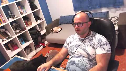 Snapshot of ravingr3d3 chatting on 10/11/25, 08:51 ravingr3d3 online show from 10/11/25, 08:51