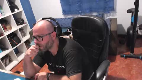 Snapshot of ravingr3d3 chatting on 10/19/25, 09:26 ravingr3d3 online show from 10/19/25, 09:26