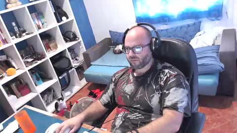 Snapshot of ravingr3d3 chatting on 10/22/25, 10:37 ravingr3d3 online show from 10/22/25, 10:37