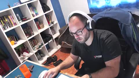 Snapshot of ravingr3d3 chatting on 11/14/25, 09:19 ravingr3d3 online show from 11/14/25, 09:19