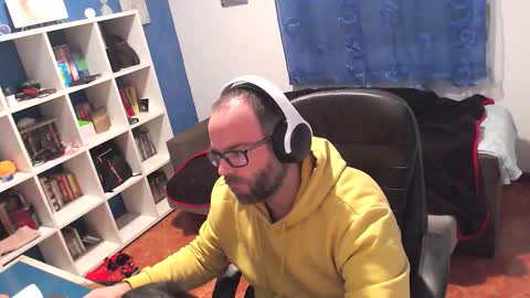 Snapshot of ravingr3d3 chatting on 12/04/25, 11:02 ravingr3d3 online show from 12/04/25, 11:02