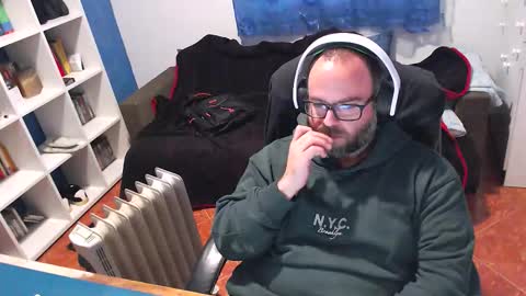 Snapshot of ravingr3d3 chatting on 12/15/25, 02:54 ravingr3d3 online show from 12/15/25, 02:54