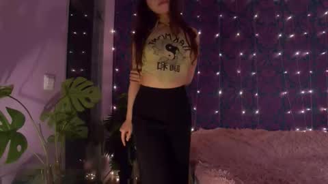 Snapshot of rawdare chatting on 10/05/25, 10:13 Lillian online show from 10/05/25, 10:13