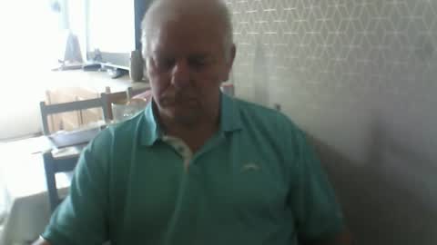 Snapshot of ray47 chatting on 09/24/25, 11:13 ray47 online show from 09/24/25, 11:13