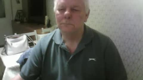 Snapshot of ray47 chatting on 09/28/25, 11:10 ray47 online show from 09/28/25, 11:10