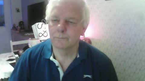 Snapshot of ray47 chatting on 12/01/25, 04:12 ray47 online show from 12/01/25, 04:12