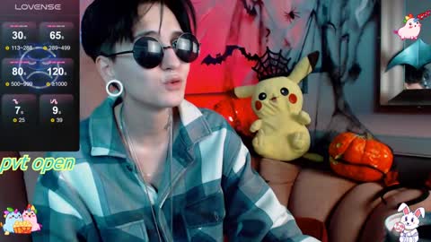 Snapshot of ray__taylor chatting on 12/13/24, 10:45 Ray online show from 12/13/24, 10:45