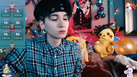 Snapshot of ray__taylor chatting on 12/25/24, 10:05 Ray online show from 12/25/24, 10:05