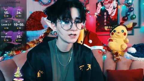 Snapshot of ray__taylor chatting on 01/08/25, 04:00 Ray online show from 01/08/25, 04:00