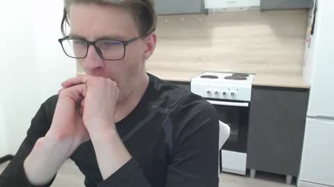 Snapshot of ray_booy chatting on 01/25/25, 06:02 Ray Booy online show from 01/25/25, 06:02