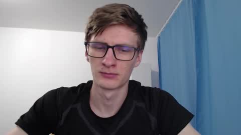 Snapshot of ray_booy chatting on 09/17/25, 02:52 Ray Booy online show from 09/17/25, 02:52