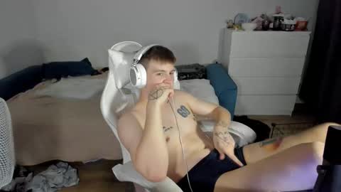 Ray online show from 10/10/25, 09:47