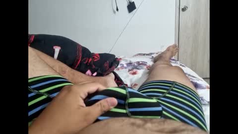 ray_rey1210 online show from 02/19/26, 03:35