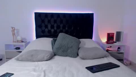 Ray online show from 11/18/25, 12:05