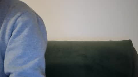 Snapshot of rayann27 chatting on 05/17/26, 01:58 rayan online show from 05/17/26, 01:58