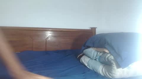 eyan online show from 10/26/25, 01:00