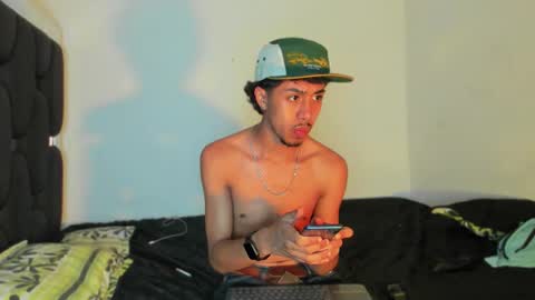 Snapshot of raydevil_ chatting on 01/08/26, 09:00 Rayn online show from 01/08/26, 09:00