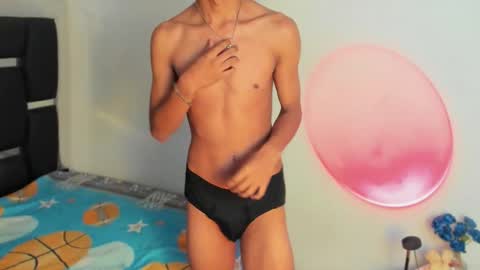 Snapshot of raydevil_ chatting on 02/01/26, 07:45 Rayn online show from 02/01/26, 07:45