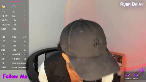 Snapshot of raydevil_ chatting on 02/12/26, 01:55 Rayn online show from 02/12/26, 01:55