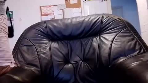 Snapshot of rayerdennis chatting on 10/28/25, 07:23 rayerdennis online show from 10/28/25, 07:23